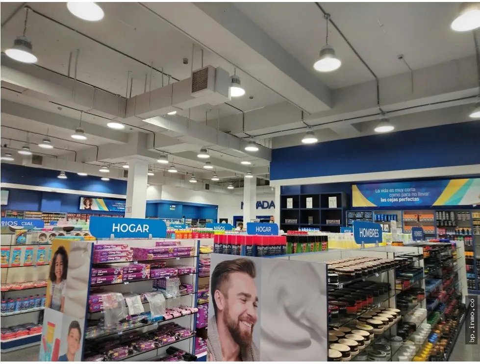 SE VENDE LOCAL EN ALBROOK, PASILLO DE LA CEBRA