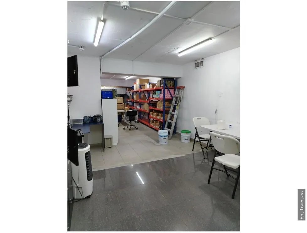 SE VENDE LOCAL EN ALBROOK, PASILLO DE LA CEBRA