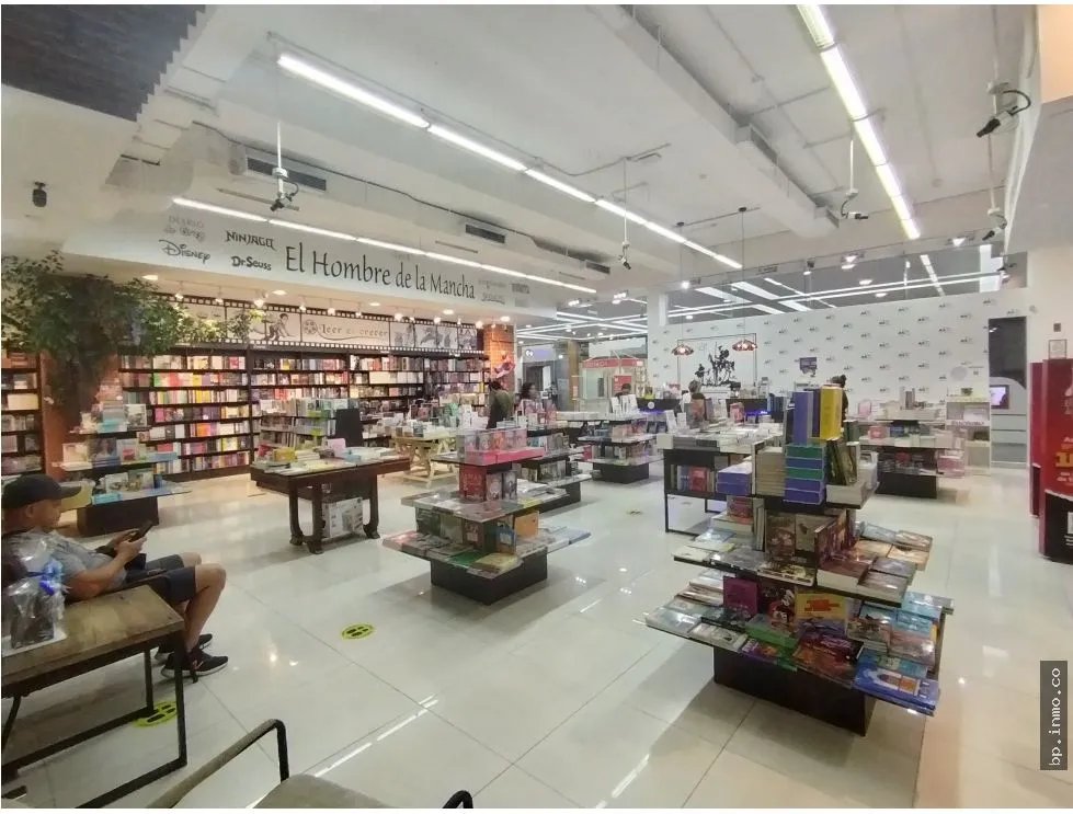 SE VENDE LOCAL EN ALBROOK, PASILLO DEL DELFÍN
