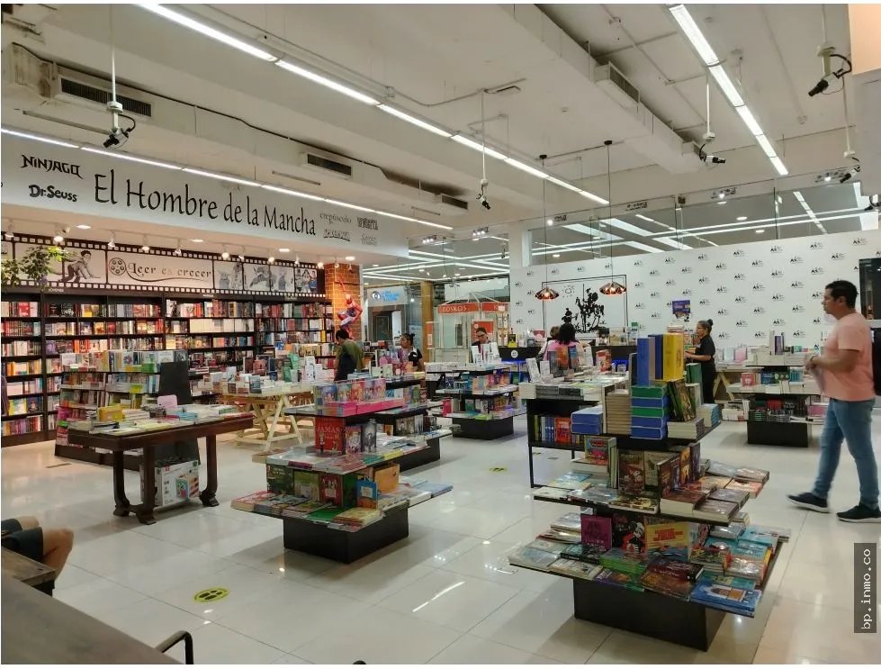 SE VENDE LOCAL EN ALBROOK, PASILLO DEL DELFÍN