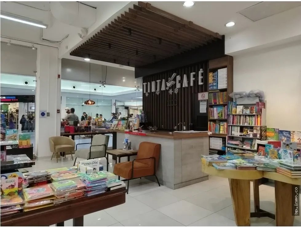SE VENDE LOCAL EN ALBROOK, PASILLO DEL DELFÍN