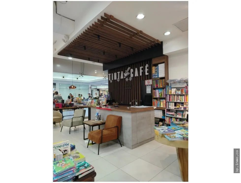 SE VENDE LOCAL EN ALBROOK, PASILLO DEL DELFÍN