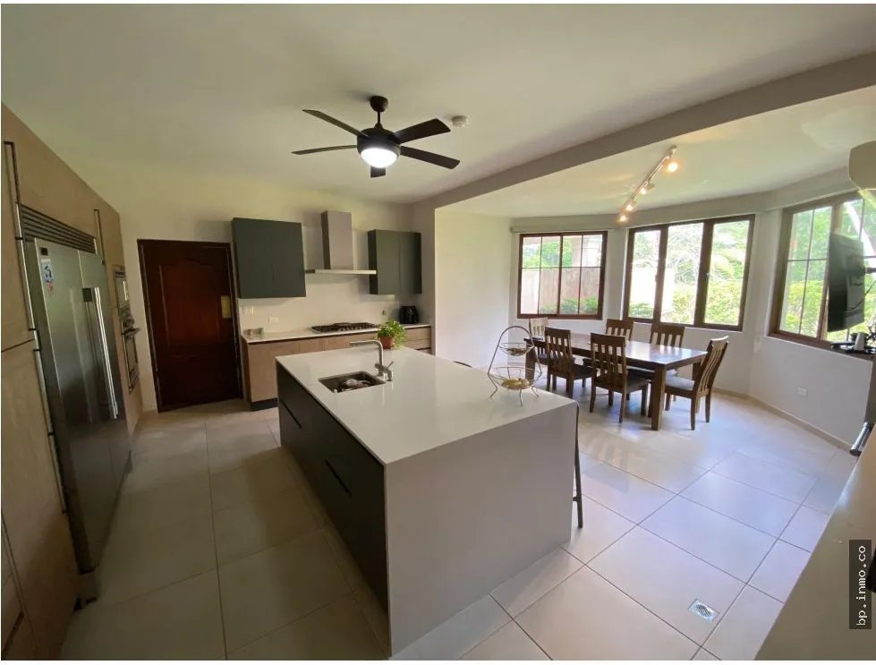 SE VENDE CASA EN LOS SENDEROS, CAMINO DE CRUCES