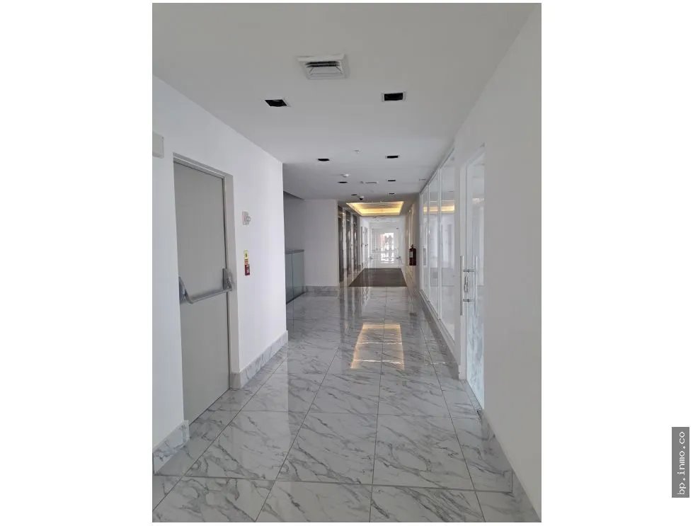 SE ALQUILAN OFICINAS EN THE TOWERS BUSINESS PLAZA
