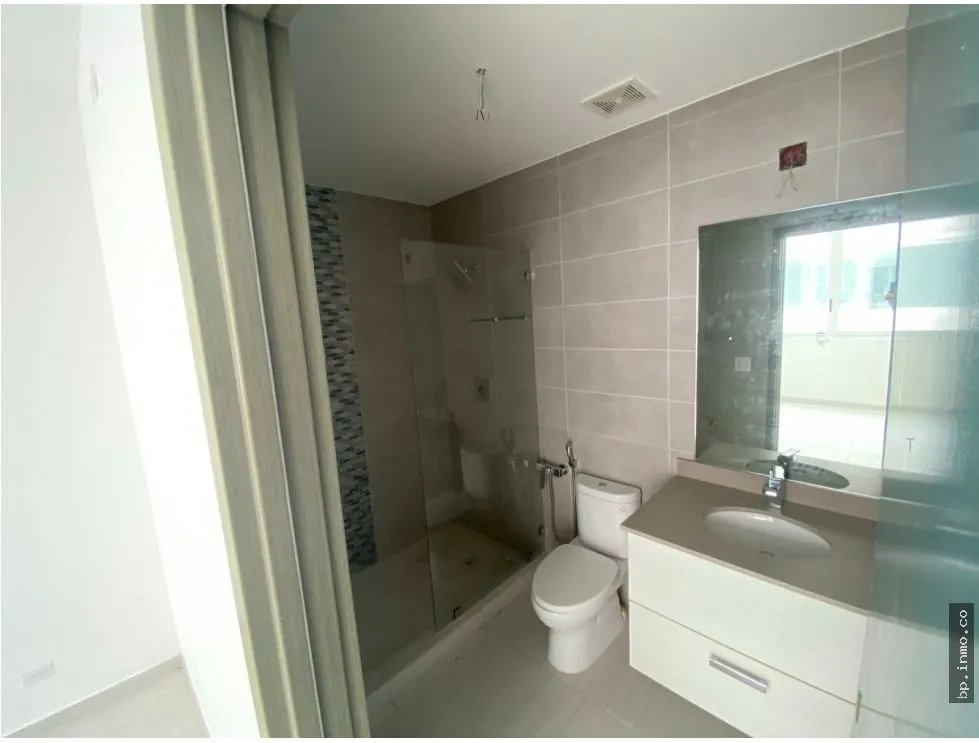 SE VENDE APARTAMENTO EN THE TOWERS RESIDENCES, CALLE 50