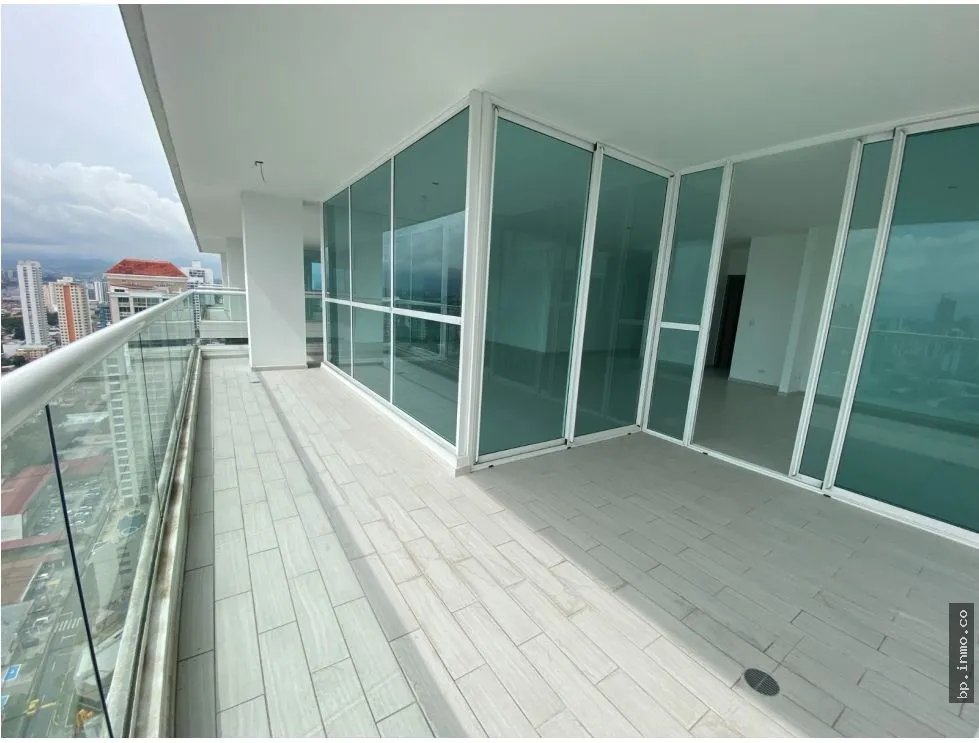 SE VENDE APARTAMENTO EN THE TOWERS RESIDENCES, CALLE 50