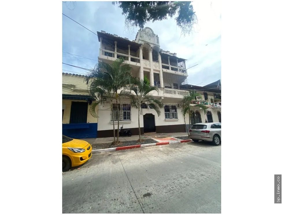 SE VENDE CASA ESTUDIANTES, SANTA ANA