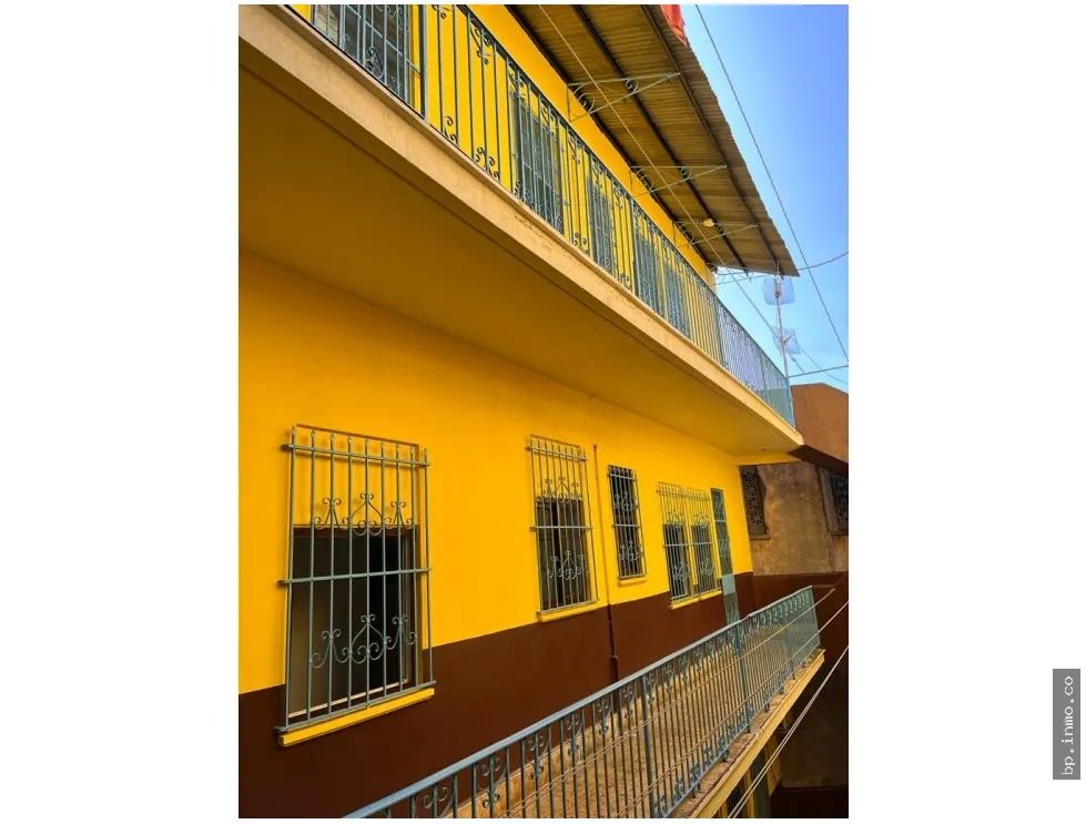 SE VENDE CASA ESTUDIANTES, SANTA ANA