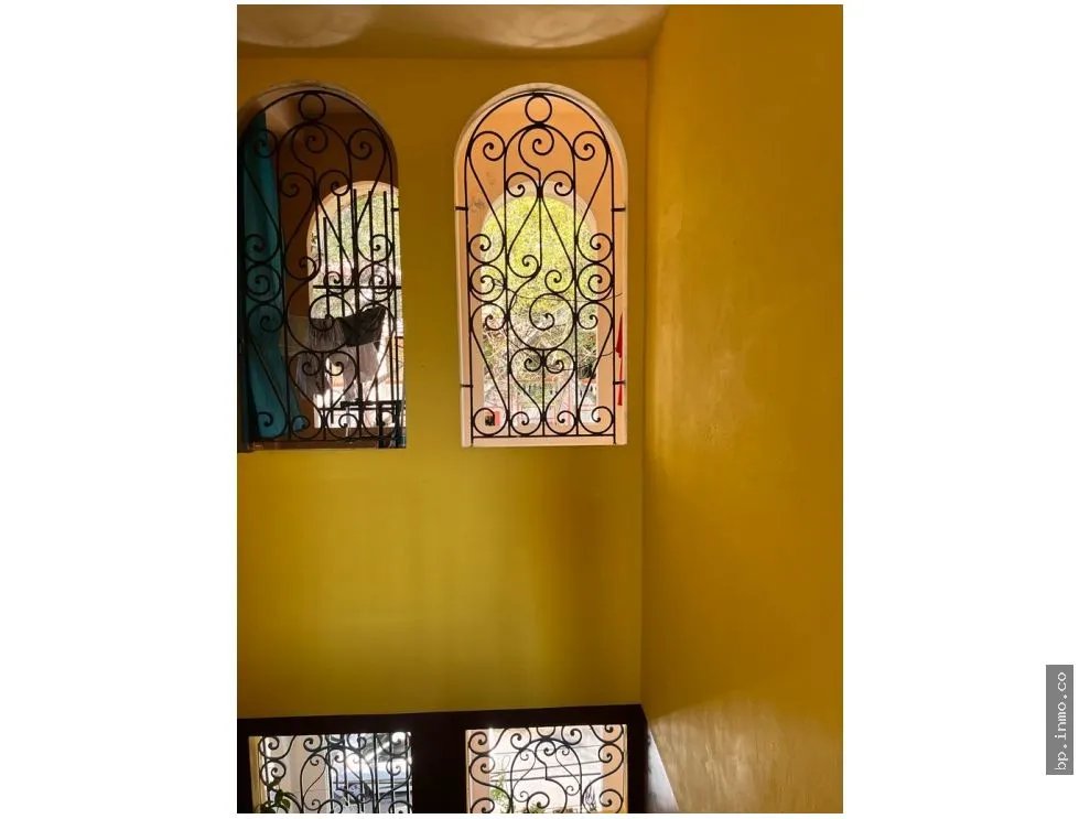 SE VENDE CASA ESTUDIANTES, SANTA ANA