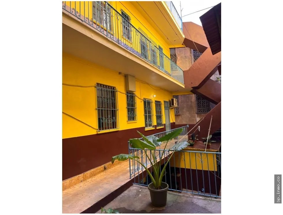 SE VENDE CASA ESTUDIANTES, SANTA ANA