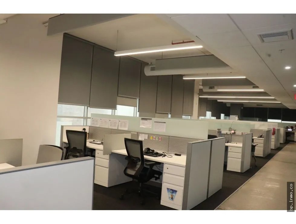 SE ALQUILAN OFICINAS DE 734.10 M2 EN CONDADO BUSINESS CENTER