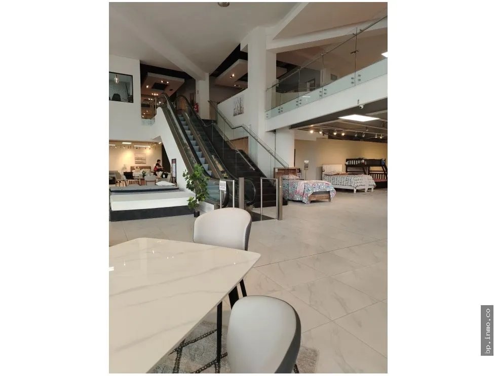 SE VENDE EDIFICIO EN VÍA ESPAÑA