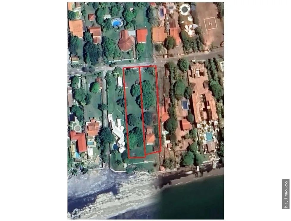 SE VENDE TERRENO FRENTE A LA PLAYA DE 2,100 M2