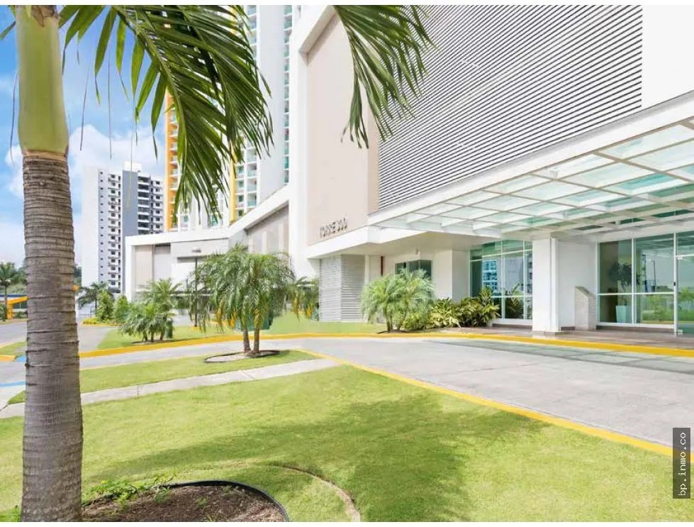 PENTHOUSE FOR SALE IN KING'S PARK, CONDADO DEL REY