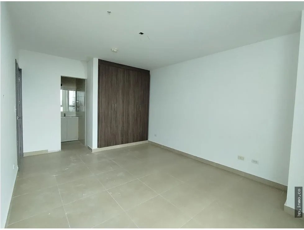 PENTHOUSE FOR SALE IN KING'S PARK, CONDADO DEL REY
