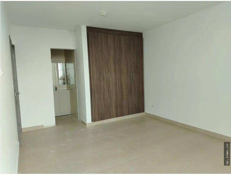 PENTHOUSE FOR SALE IN KING'S PARK, CONDADO DEL REY