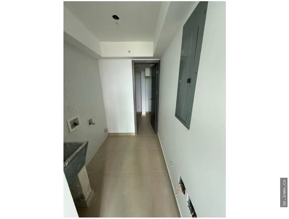 PENTHOUSE FOR SALE IN KING'S PARK, CONDADO DEL REY