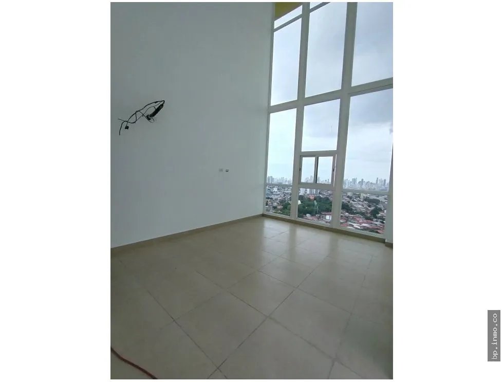 PENTHOUSE FOR SALE IN KING'S PARK, CONDADO DEL REY