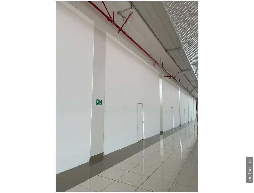 COMMERCIAL SPACE FOR SALE ON GROUND FLOOR 102 m2 IN FEDERAL MALL