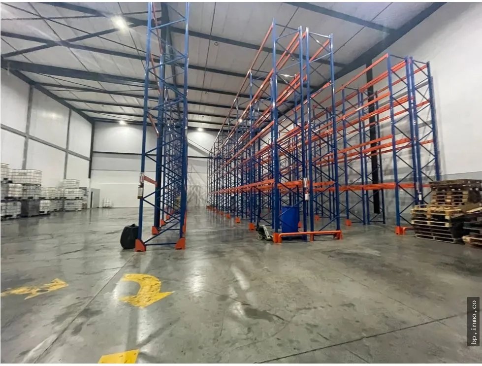 WAREHOUSE OF 1,200 M² FOR SALE IN LAS MAÑANITAS