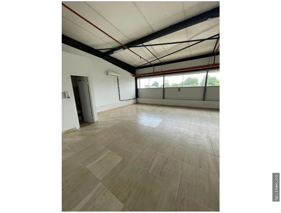 WAREHOUSE OF 1,200 M² FOR SALE IN LAS MAÑANITAS