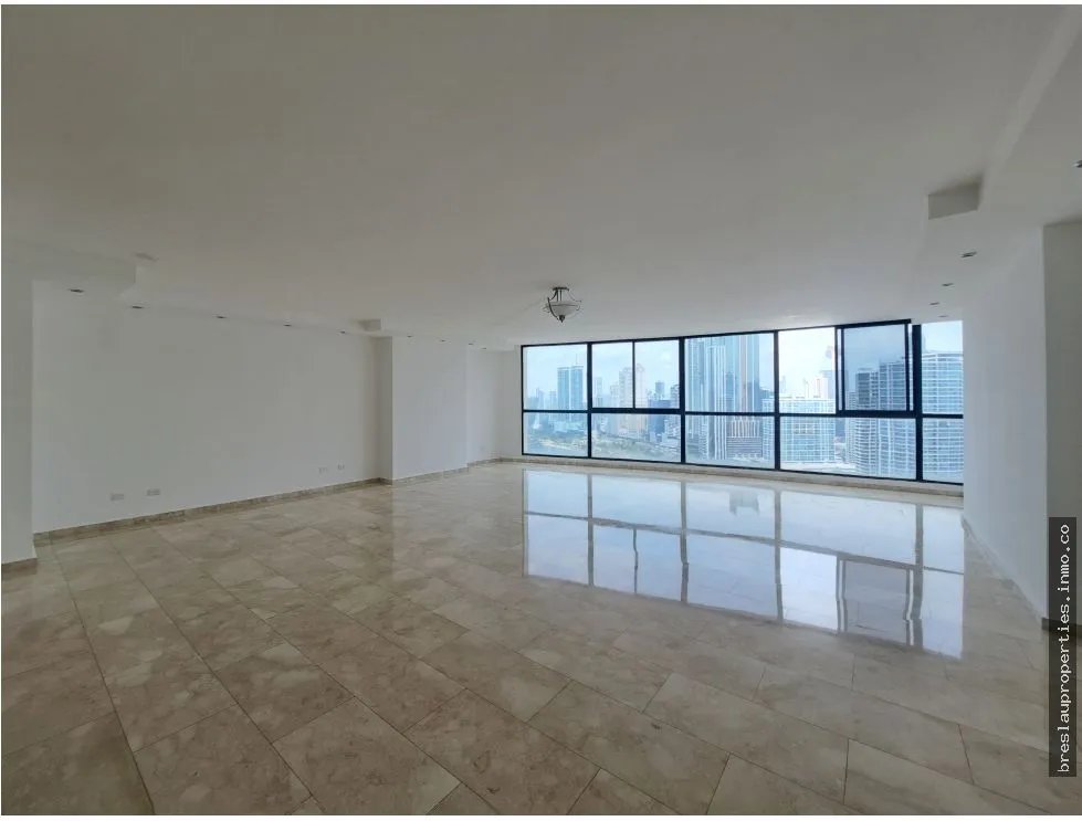 APARTMENT AVAILABLE IN PH GOLDEN PALACE, PAITILLA
