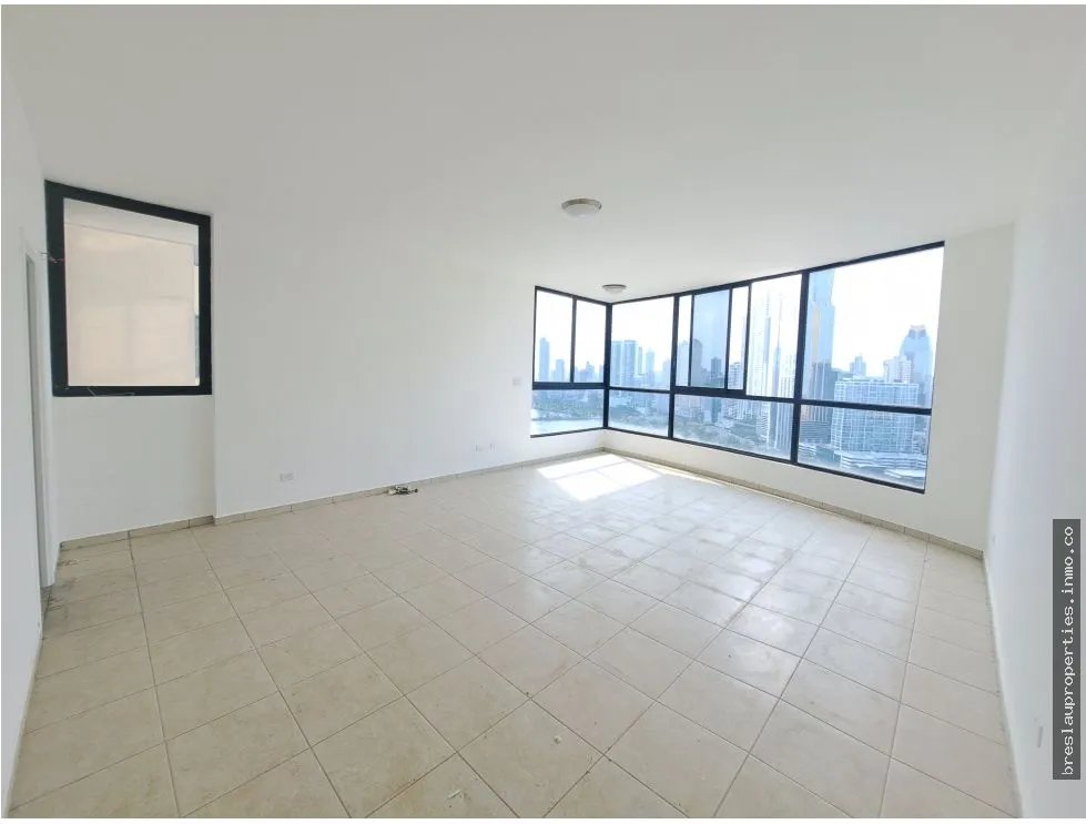 APARTMENT AVAILABLE IN PH GOLDEN PALACE, PAITILLA