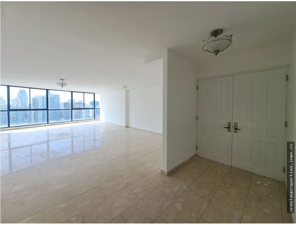 APARTMENT AVAILABLE IN PH GOLDEN PALACE, PAITILLA