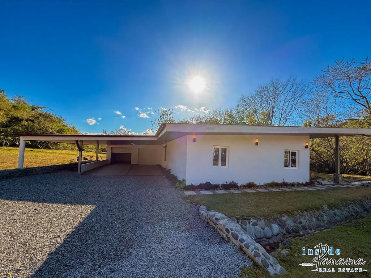 Finca autosuficiente de 10 hectáreas junto al río en venta cerca de Boquete | 3 viviendas y potencial de inversión