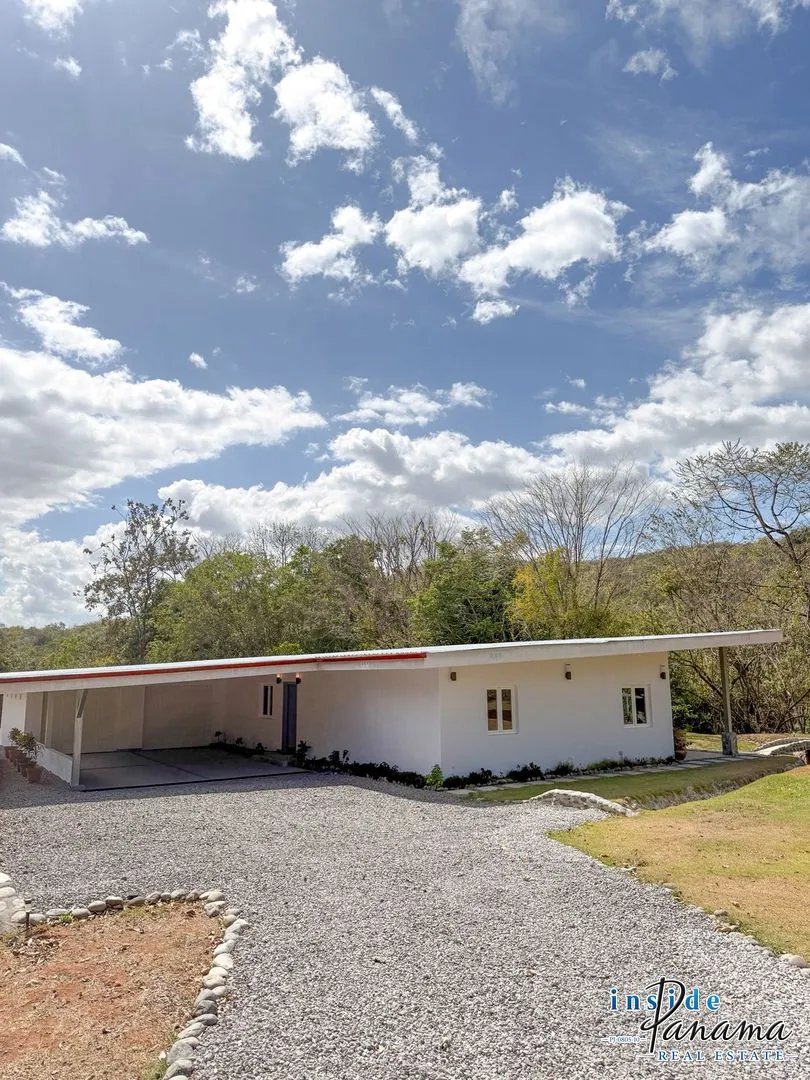 Finca autosuficiente de 10 hectáreas junto al río en venta cerca de Boquete | 3 viviendas y potencial de inversión