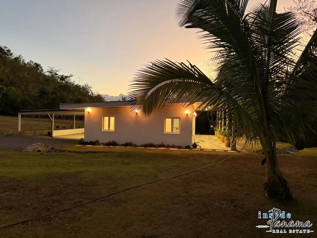 Finca autosuficiente de 10 hectáreas junto al río en venta cerca de Boquete | 3 viviendas y potencial de inversión