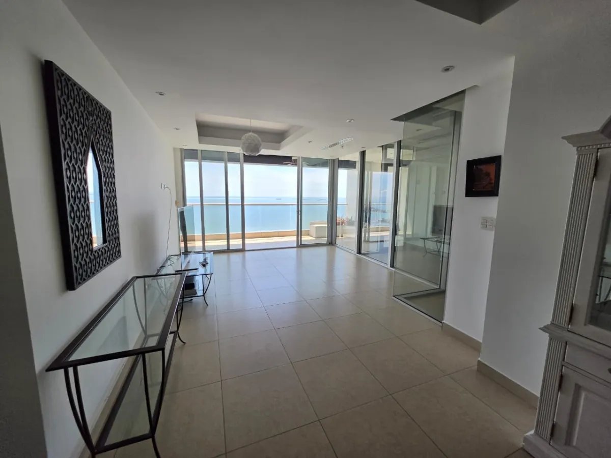 Venta de apartamento en PH Rivage Tower, Avenida Balboa