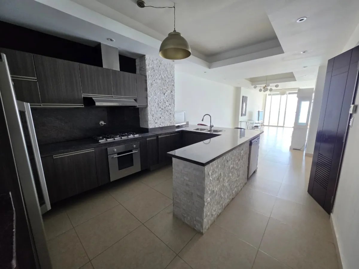 Venta de apartamento en PH Rivage Tower, Avenida Balboa