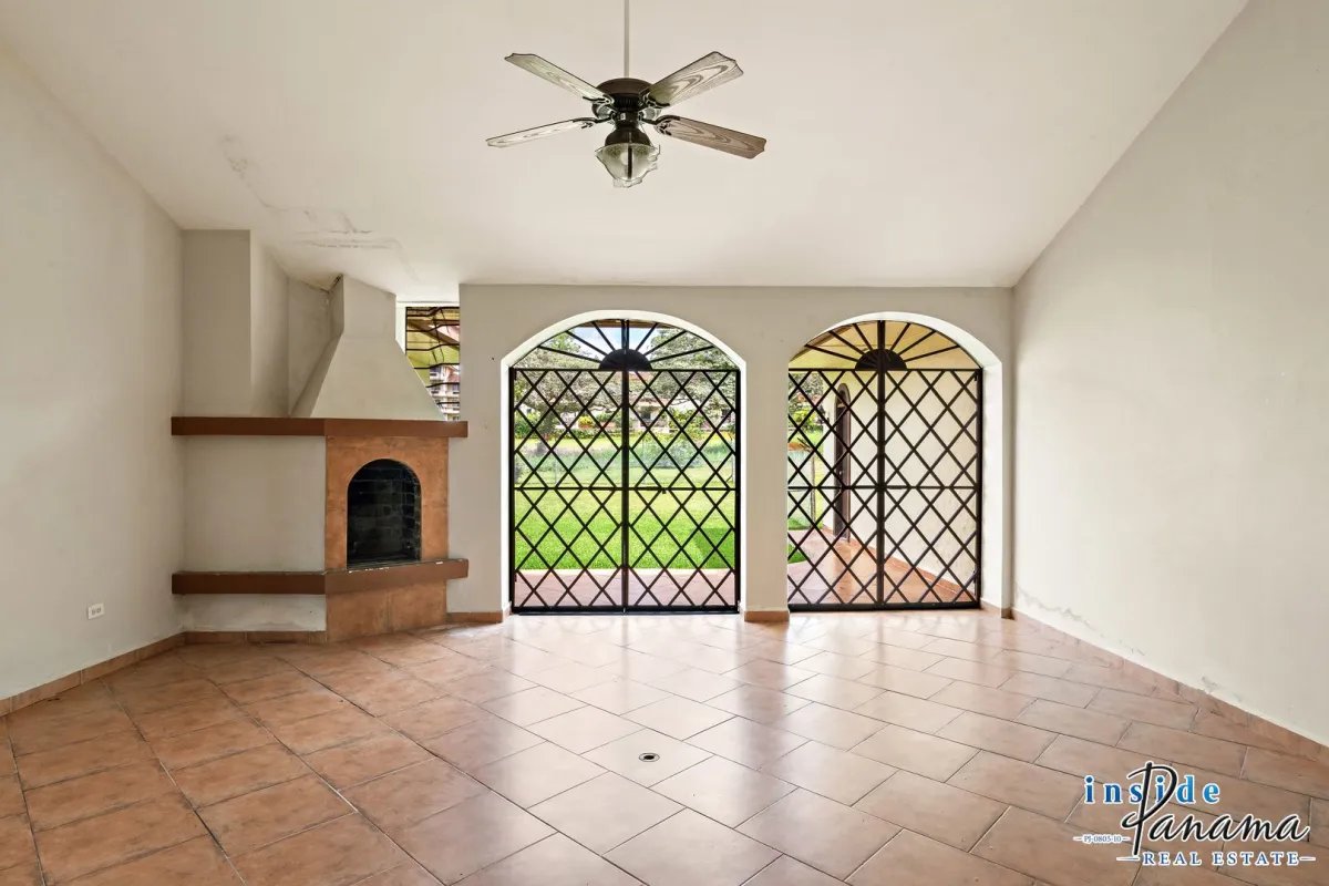 Amplia casa de 3 dormitorios en venta en Boquete Country Club