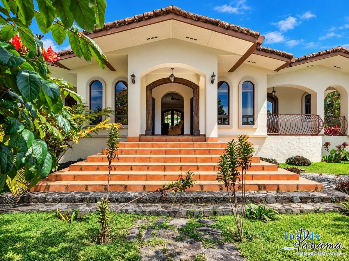 Amplia casa de 3 dormitorios en venta en Boquete Country Club