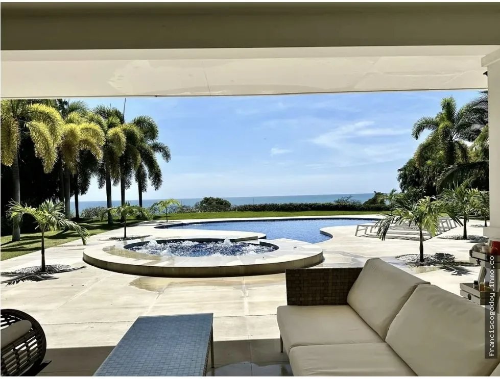 Venta de Casa Frente a la Playa - Bijao