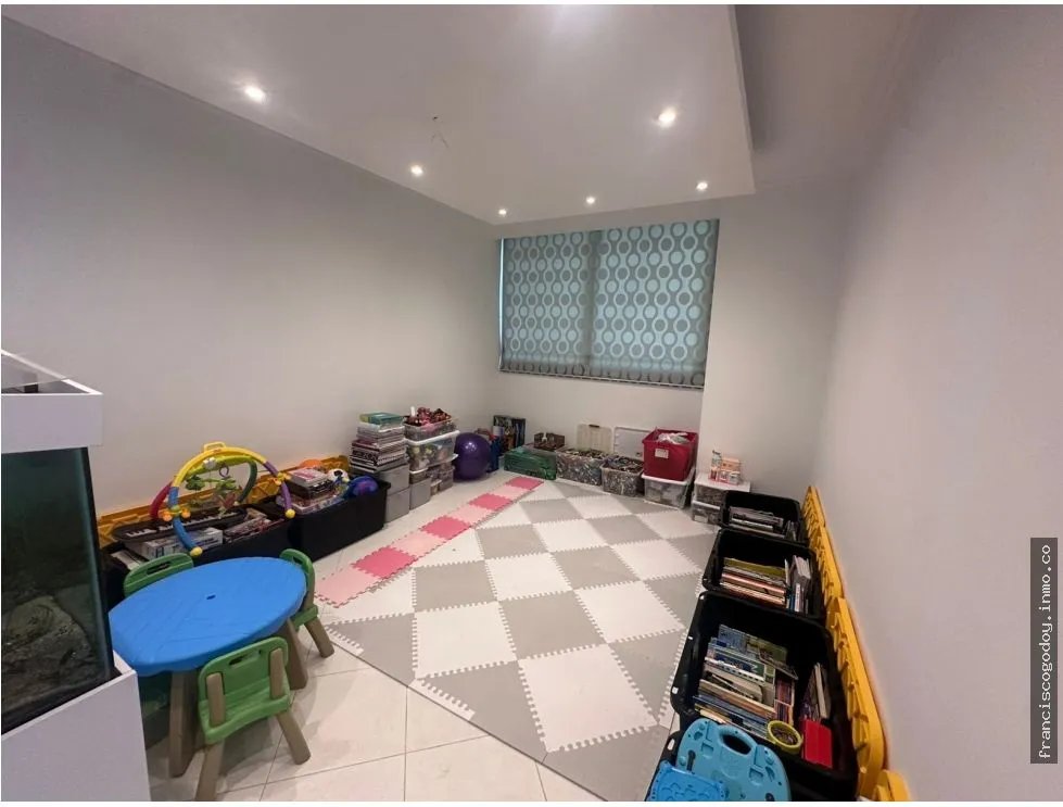 Venta de amplio apartamento en Punta Paitilla