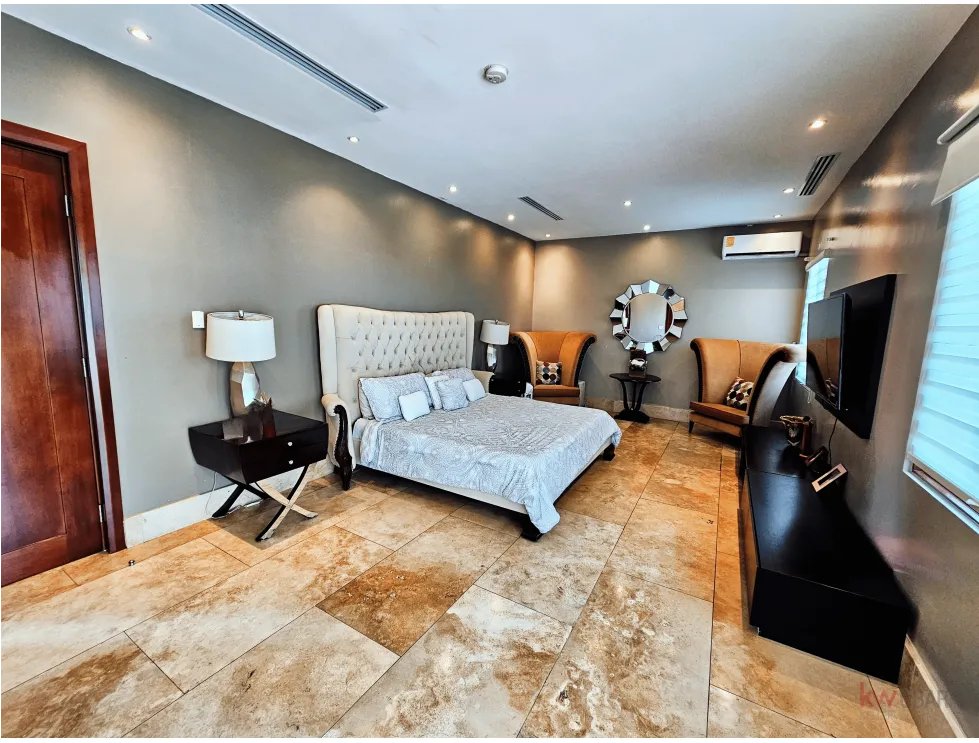 SE VENDE CASA EN SANTA MARIA