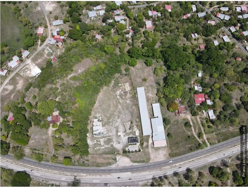 Venta de terreno y estructura en El Coco, Penonomé