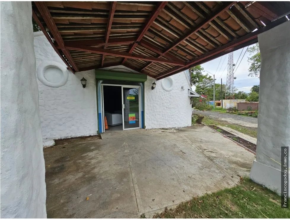 Venta de local comercial y lote en Veracruz