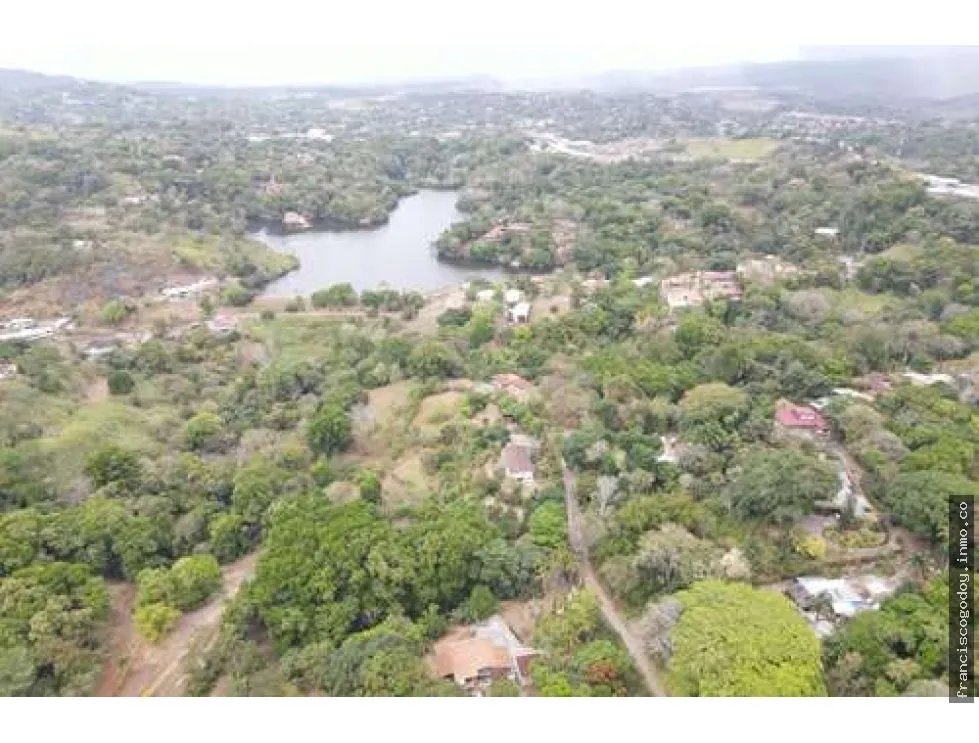 Se vende terreno en Las Cumbres