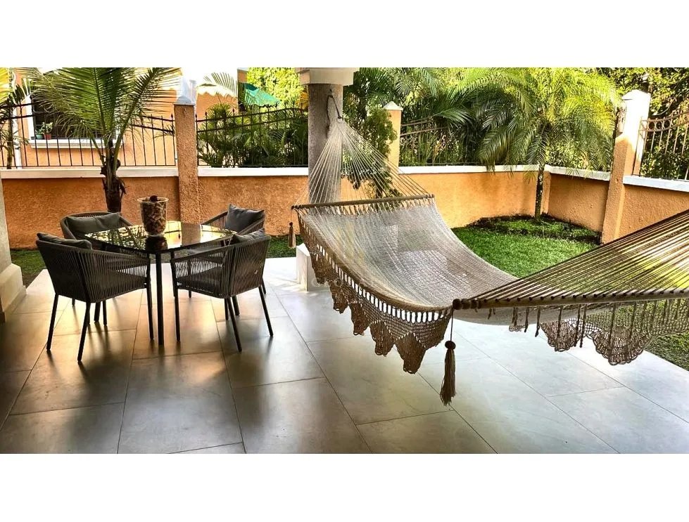 Venta de Casa Super espaciosa en Clayton Village con Piscina