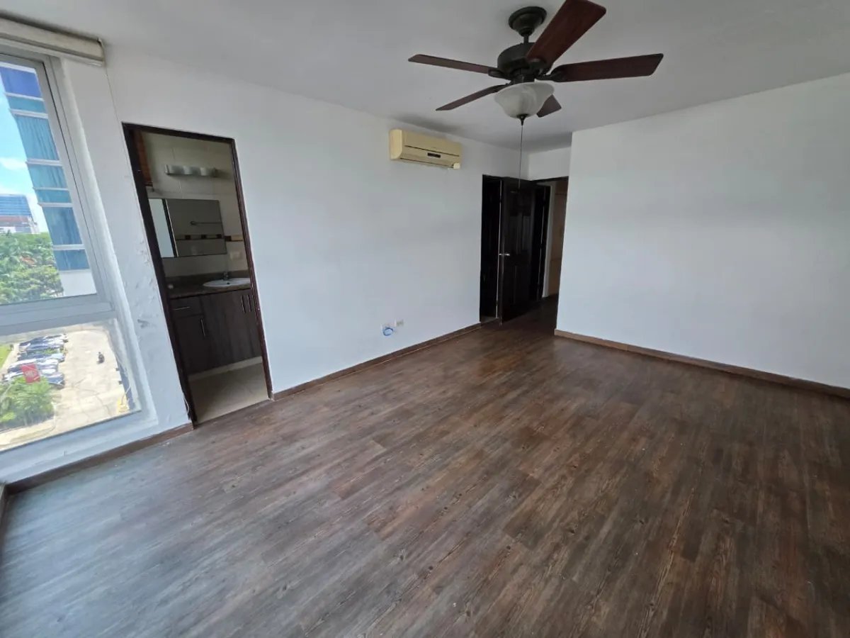Venta de apartamento en PH Sol del Este