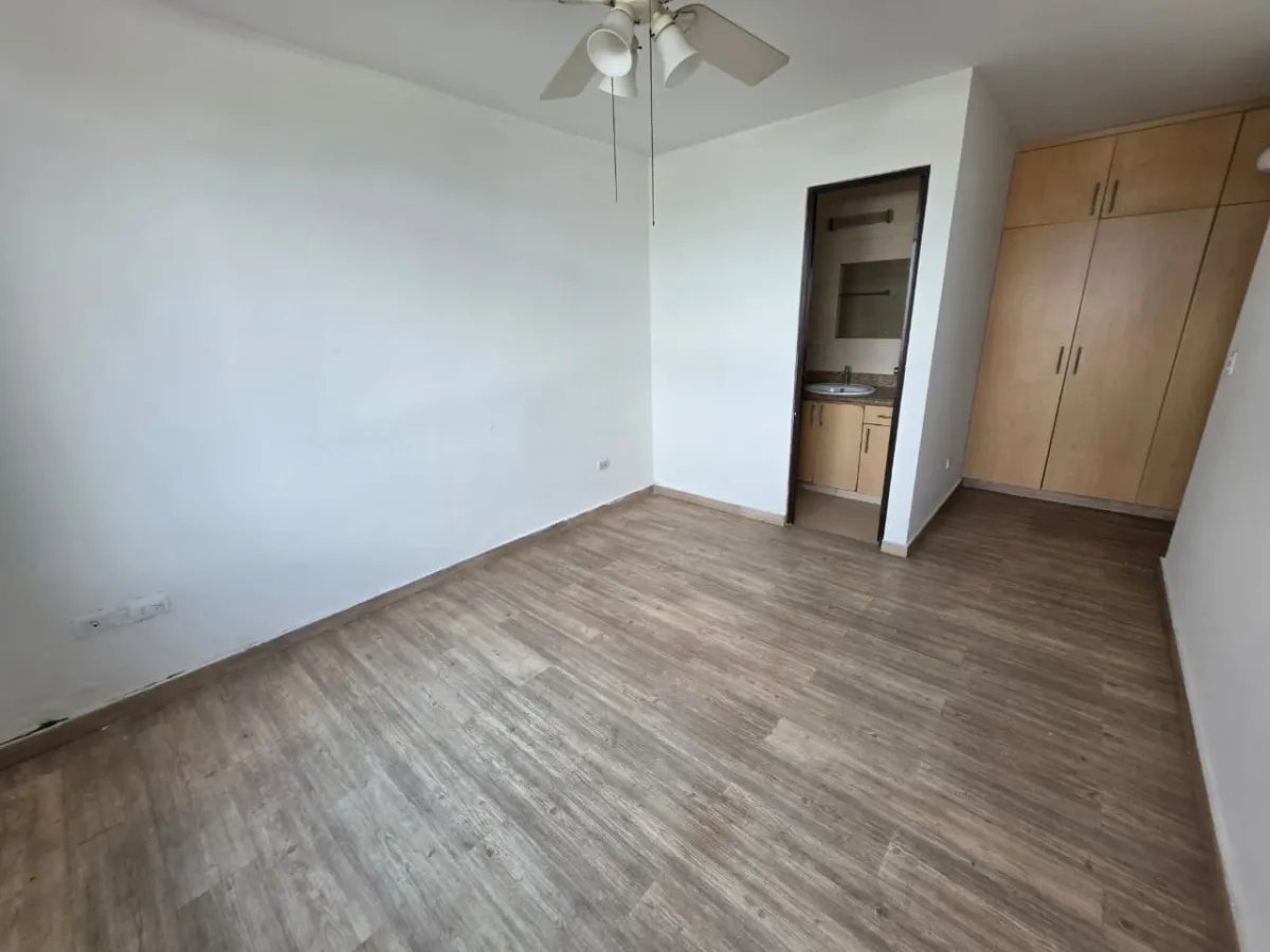 Venta de apartamento en PH Sol del Este