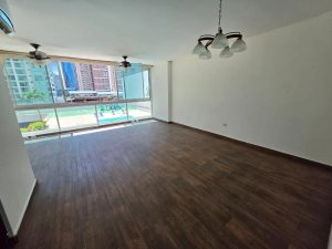 Venta de apartamento en PH Sol del Este