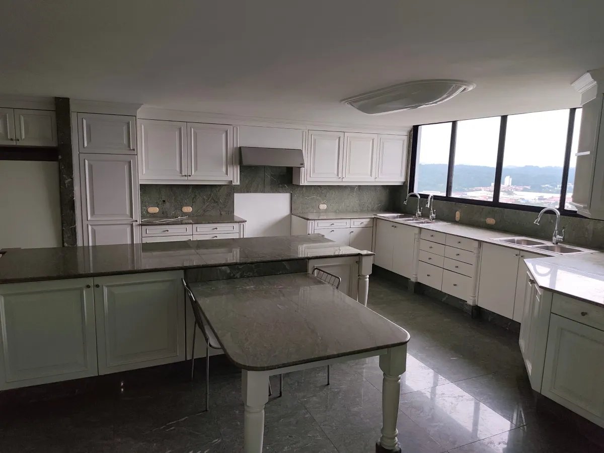 ESPECTACULAR PENTHOUSE DE LUJO DE DOS NIVELES – 936 m²