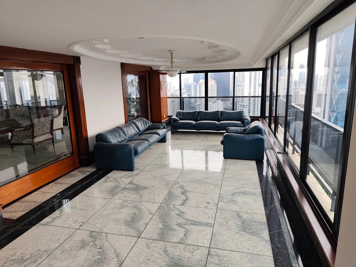 ESPECTACULAR PENTHOUSE DE LUJO DE DOS NIVELES – 936 m²