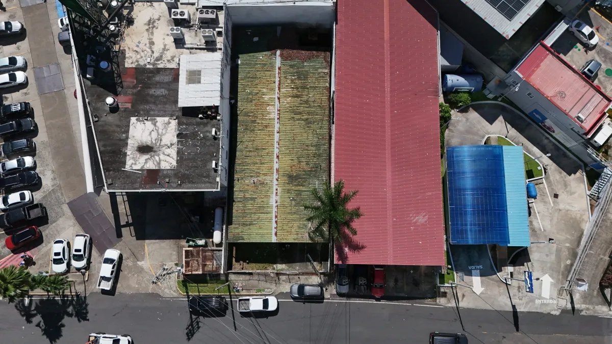 PROPIEDAD COLINDA EN LA PARTE DE ATRAS DE NIKOS CAFE DE CALLE 50, ENTRE VILLA ISRAEL Y CALLE 50, EN FRENTE DE MULTIPLAZA