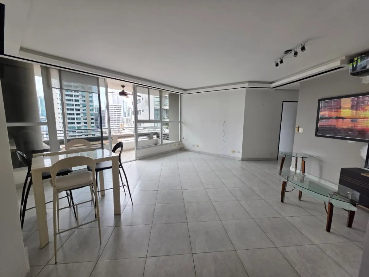 Venta de apartamento en PH Luxor Towers, Bella Vista