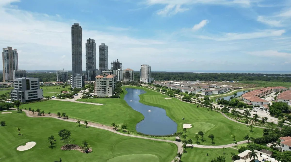Venta de Apartamento en PH Corotú, Santa María, Panamá